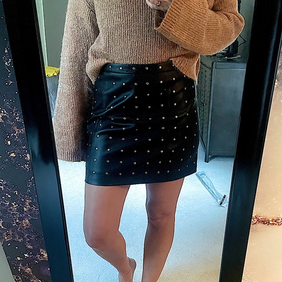 Zara Faux Leather Studded Mini Skirt - Picture 4 of 5